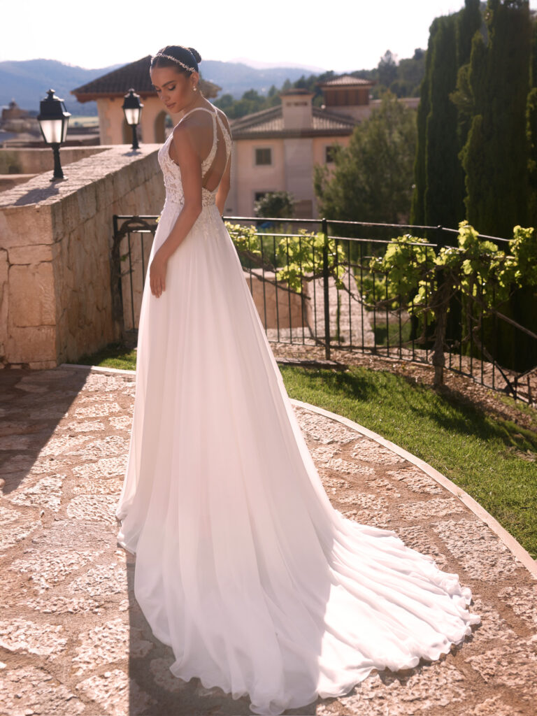 Bianco Evento Verdi wedding dress at Bridal Fashion Outlet