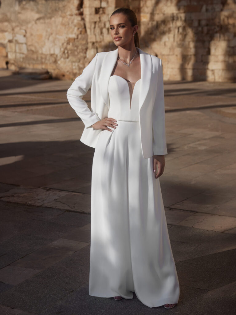Trouwjurk Bianco Evento E E Ezra bij Bruidsmode Outlet