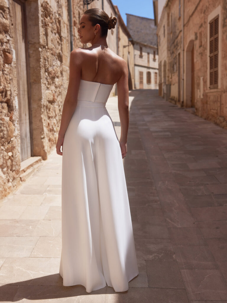 Wedding dress Bianco Evento E Ezra at Bridal Fashion Outlet