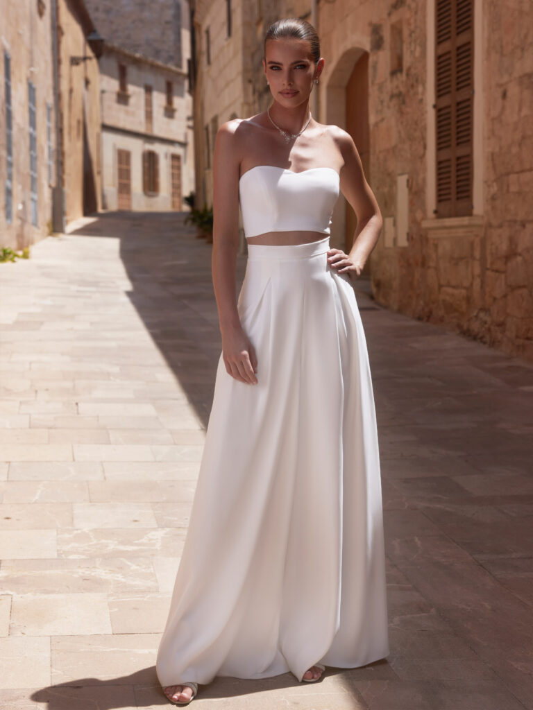 Wedding dress Bianco Evento E Ezra at Bridal Fashion Outlet