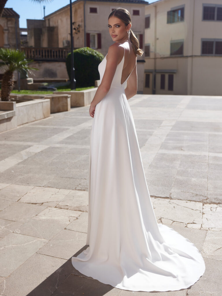 Bianco Evento Adelina wedding dress at Bridal Fashion Outlet