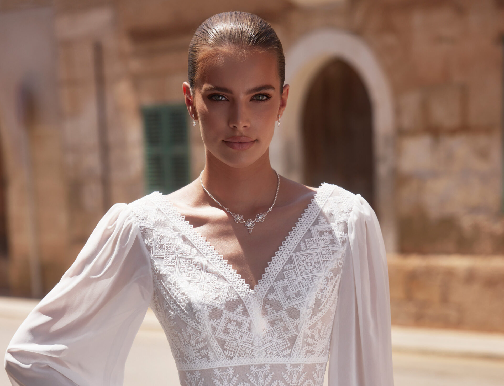 Trouwjurk Bianco Evento top E bij Bruidsmode Outlet